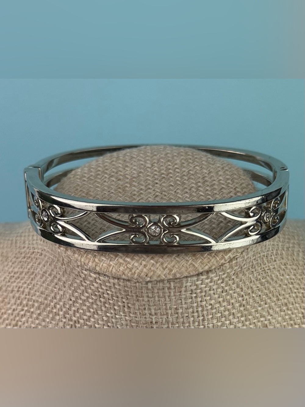Vintage Silver Tone Filigree Openwork Hinged Bangle Bracelet Rhinestone Accents